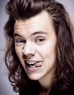 1864HarryStyles's tweet photo. does it ever drive you crazy just how fast the night changes... http://t.co/cZFHJta2od