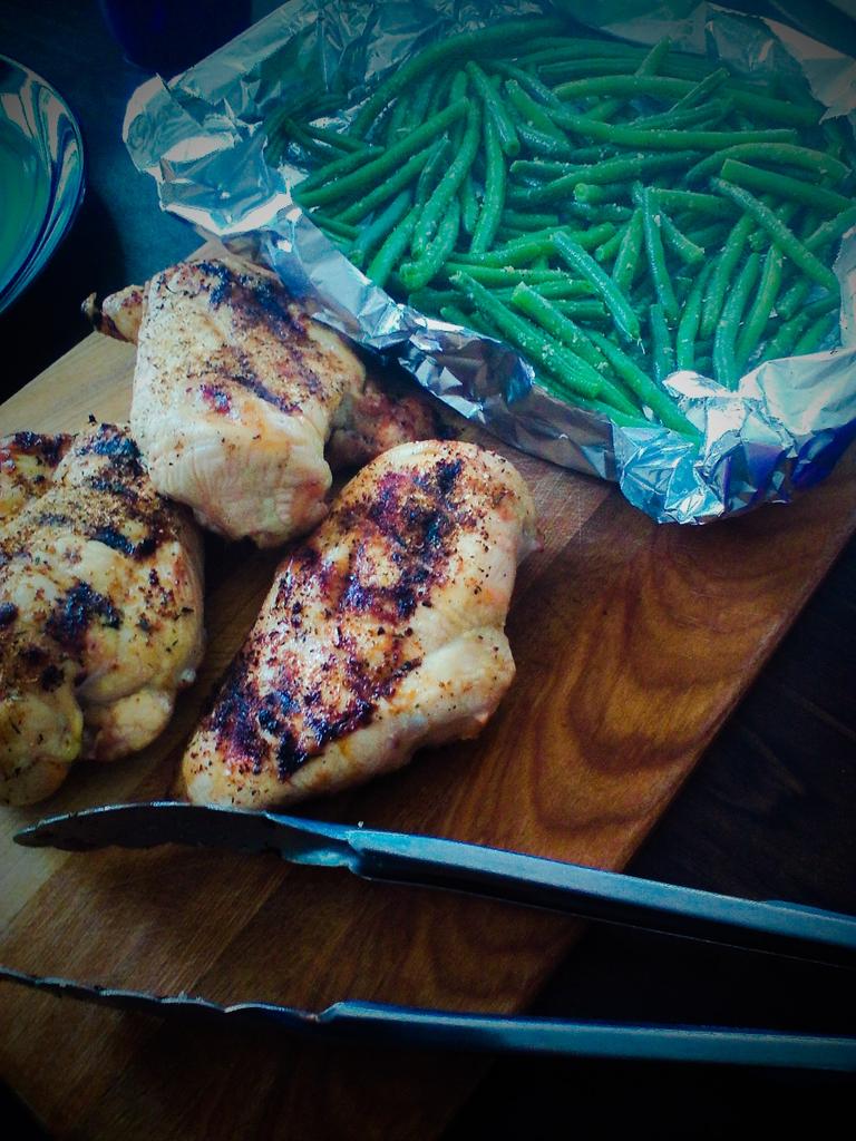 HollyTestut's tweet photo. Love me my 21 day fix seasonings! So simple! #21dfx #cookingmadeeasy #lovegrilling http://t.co/2PRtfwTWgL