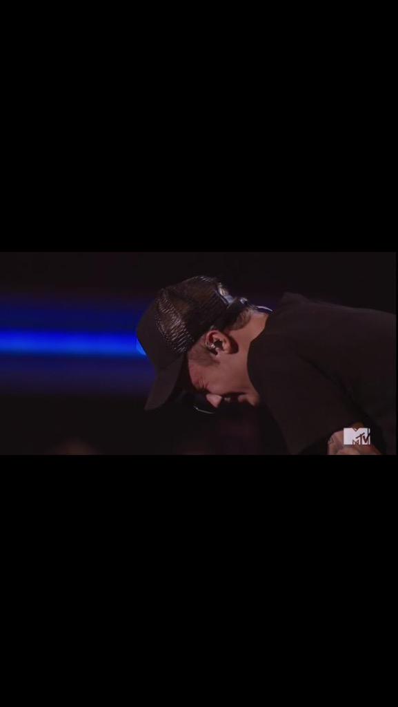 ElliottLile's tweet photo. SELENA WHYYY😭😭😭😭😭😭😭😭 http://t.co/Wqcn3Ss0ao