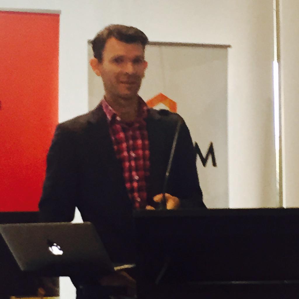 NickyWill100's tweet photo. Luke from @HouzzAU (House+Buzz). My designer pals love Houzz. Love the community aspect. #designerporn #swarmconf http://t.co/lQ4aDb301Q