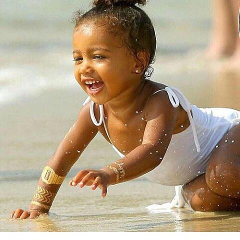 model_vibes's tweet image. North west 
#beach #pretty #tmz