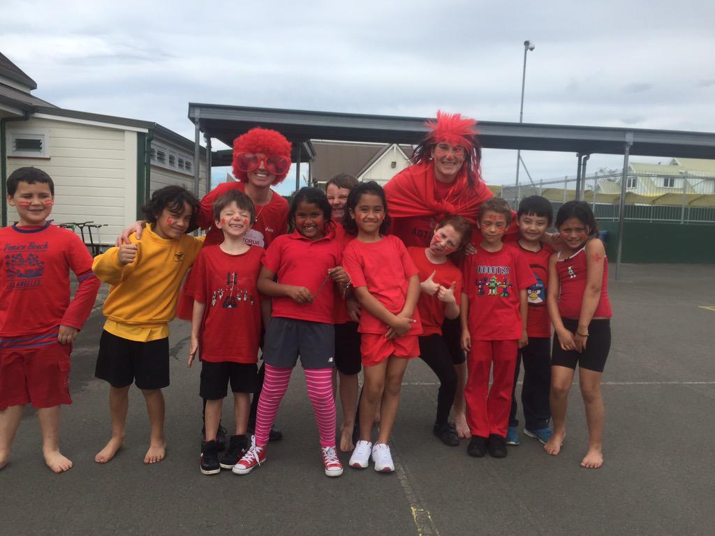 alicekittow's tweet photo. Haere Hub Red House!!!! Fab day at the Mahora School Cross Country! @MahoraSchool http://t.co/XOPj61gxmv