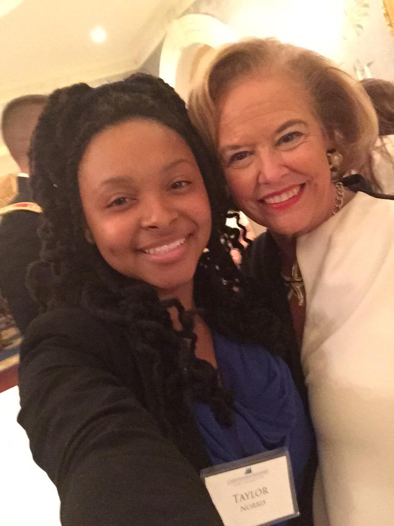 La_Reina_T's tweet photo. Selfie w/President Trible & First Lady Rosemary💙⚓️ #CNU19 😄 #DessertReception 🍰🍓😋 http://t.co/kcJj1lumap
