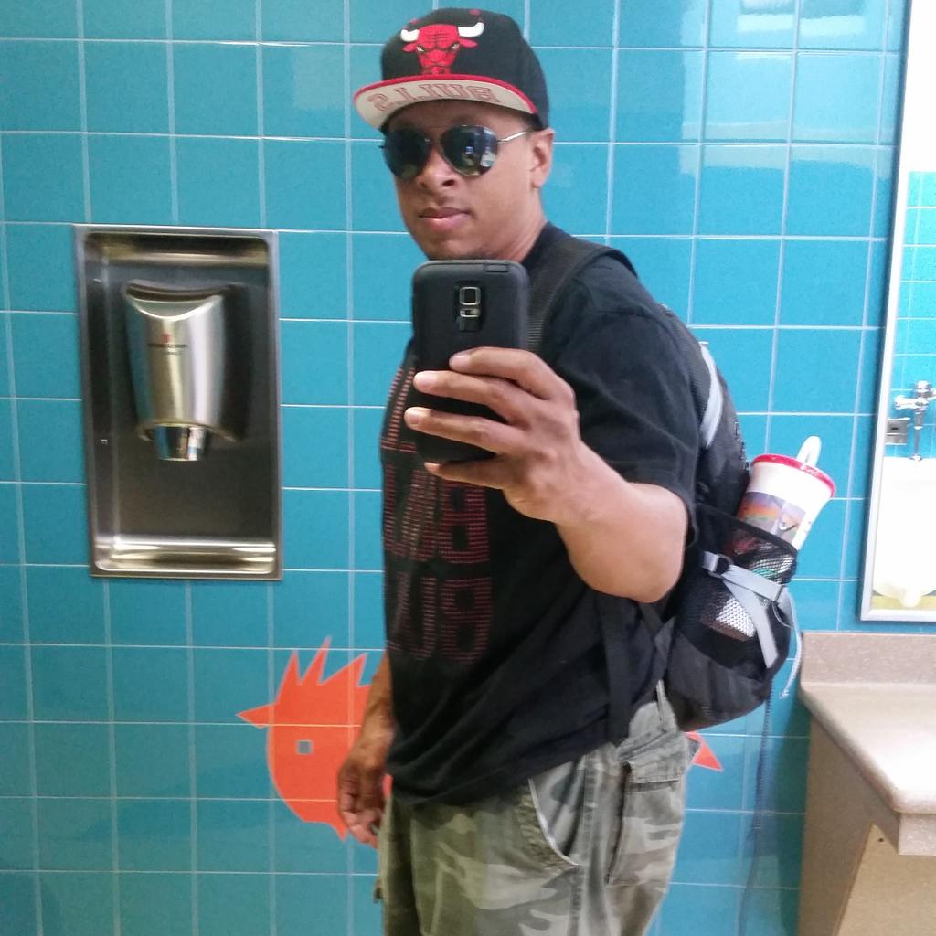 JermaineWeems's tweet photo. Today this guy turnt 40!!!! http://t.co/2mQkyd8xgi