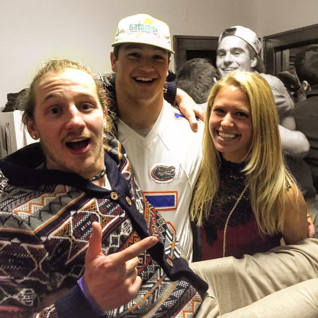 Bilbodatoad's tweet photo. PSU Season Opener Is this week, It makes sense #ToadCrushTuesday is Dr. @chackenberg1 &amp; @TatumCoffey #WeAre  🔵⚪️🏈🐸🐸 http://t.co/fhHi94sh4R