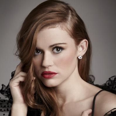 Welcome our Starfire/Koriand'r, @transferofinfo!