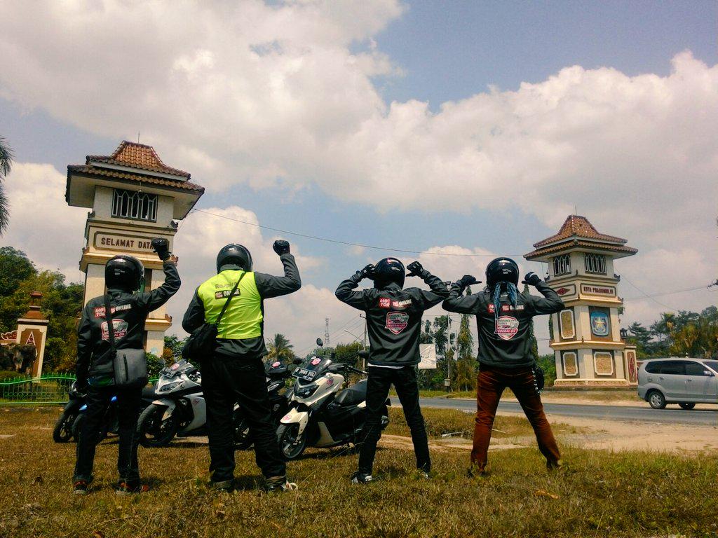 Team #adventurejourney etape ke 5 udah sampe Prabumulih, Palembang aja nih bor! Gas pollll..