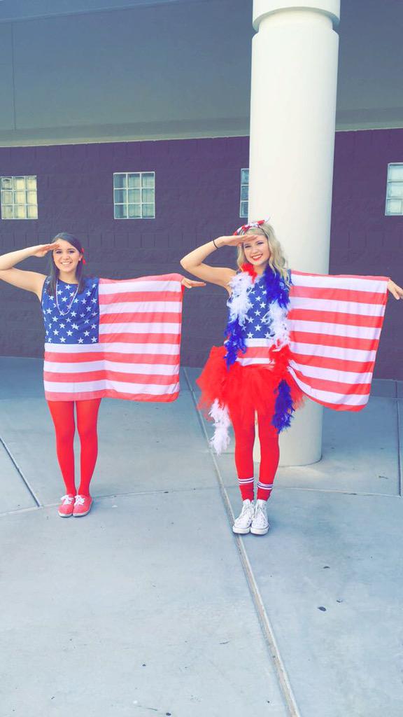 alyssa__hart's tweet photo. StuCo perks! πβ€οΈπΊπΈ #StucoYouKnow #AASC2015 http://t.co/duKaktIkTp