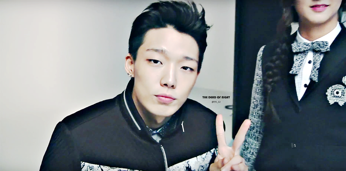 995_12's tweet photo. [CAP] 스마트메이킹영상 바비 캡쳐 ♥ #Bobby #바비 #김지원 http://t.co/OFRRTROqWH
