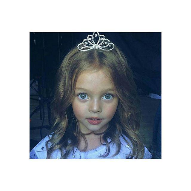 ausnannycollect's tweet photo. #princess #girlpower #tiara #girliegirl #love #beautiful #happy #children #parentsofinstag… http://t.co/F1s9MsDm7Q http://t.co/jRzBjwRMVQ