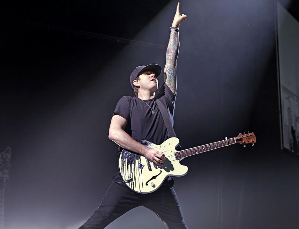 Tom Delonge kecewa konsepnya dicuekin Travis Barker dan Mark Hoppus

goo.gl/M6HJLu