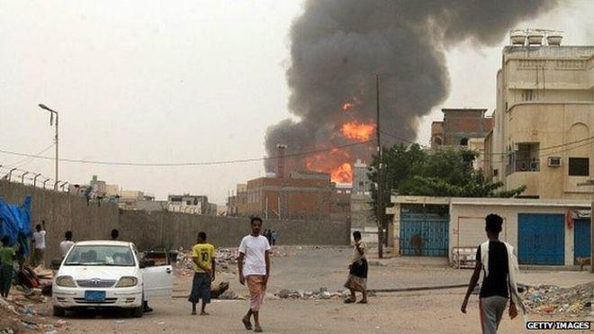 Has the war in Yemen handed Aden to jihadists? <a href="/FrankRGardner/">Frank Gardner</a> reports: bbc.in/1UlOmhJ