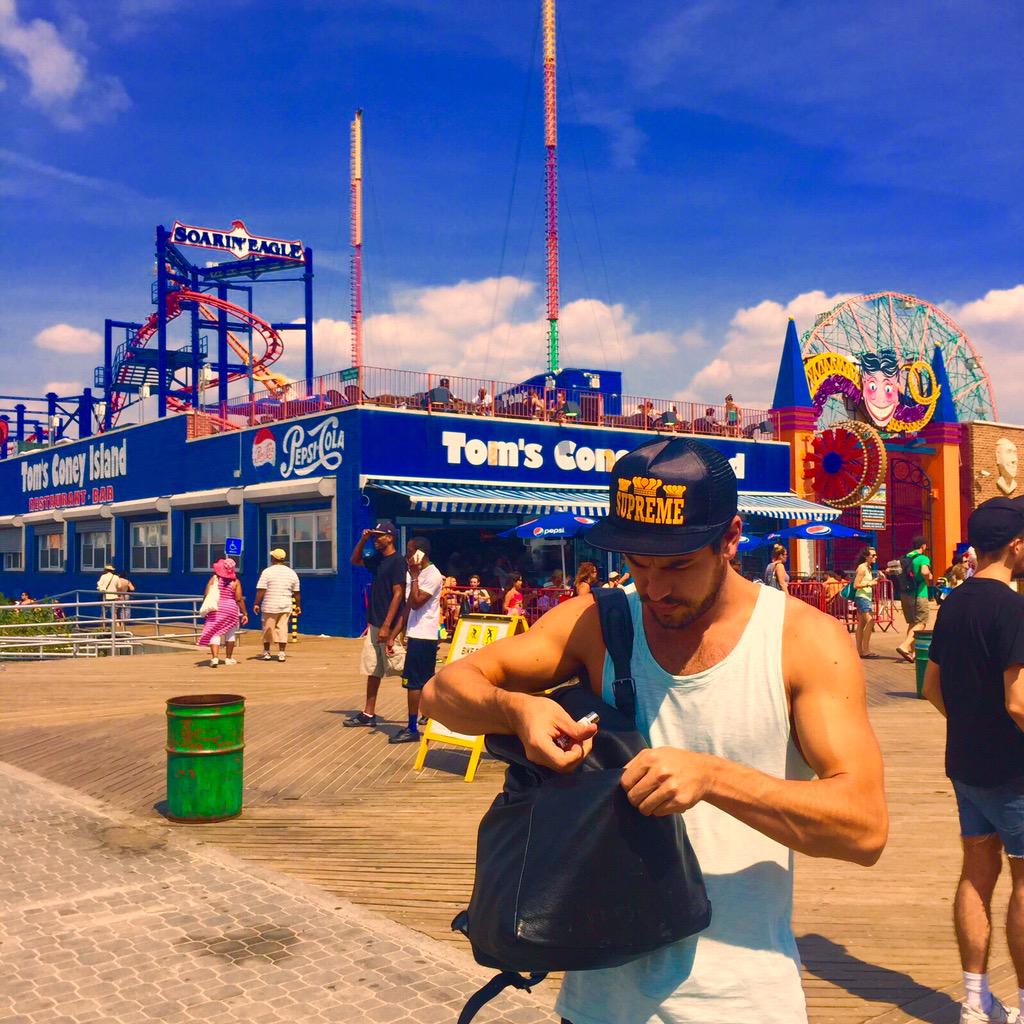 mario_casas_'s tweet image. More New York...