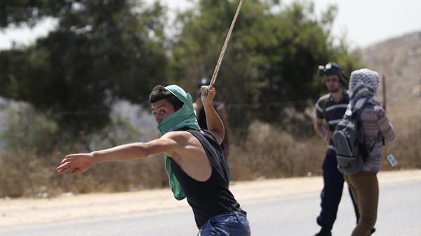 AlArabiya_Eng's tweet image. #Netanyahu threatens to target young #Palestinian stone-throwers  - ara.tv/gk3pf