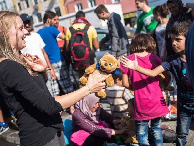 Here are 5 practical ways you can help refugees ind.pn/1hymmFy