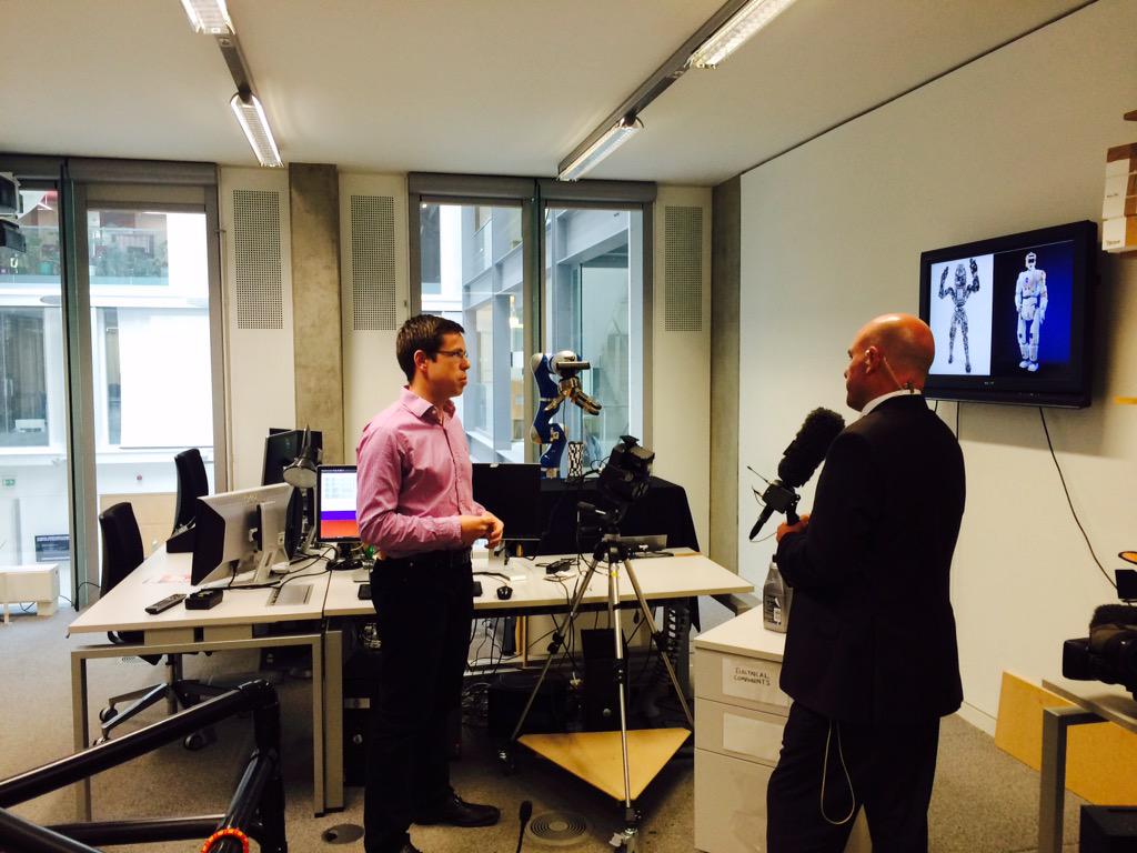 sethuvij's tweet image. Feature #3. Maurice Fallon explaining the Multi sense #robot head @EDINrobotics #Robotarium