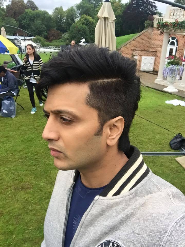 Riteish Deshmukh crows about his 2million followers on Instagram   Bollywood News  India TV