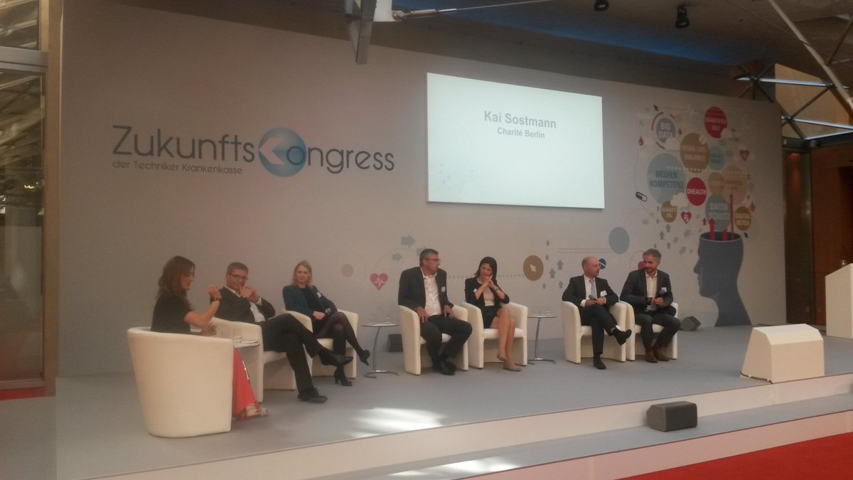 Im Panel D: Thomas Ballast (TK), <a href="/slangemak/">Shari Langemak</a>, Dr. med Peter Langkafel, <a href="/KLeikert/">Katja Leikert</a>, Dirk Engelmann und <a href="/kasos/">Kai Sostmann</a>. #zukon15