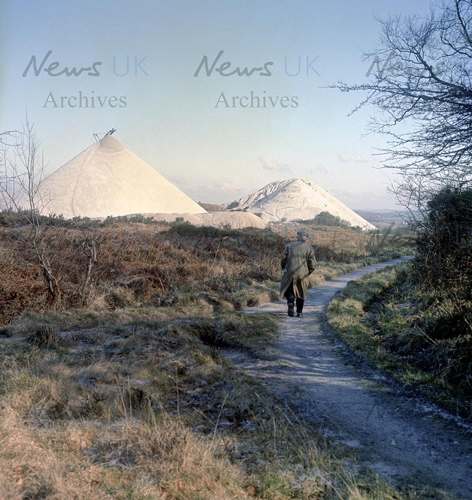 NewsUKArchives's tweet photo. What an amazing sight. China Clay works near St Austell, Cornwall in 1964. #Cornwall #CornishAlps http://t.co/txzrx6bkbd
