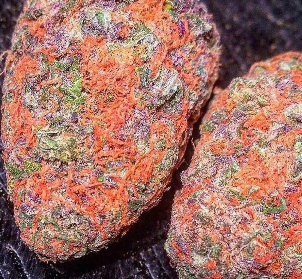 Rt if you agree this is WEED PORN.