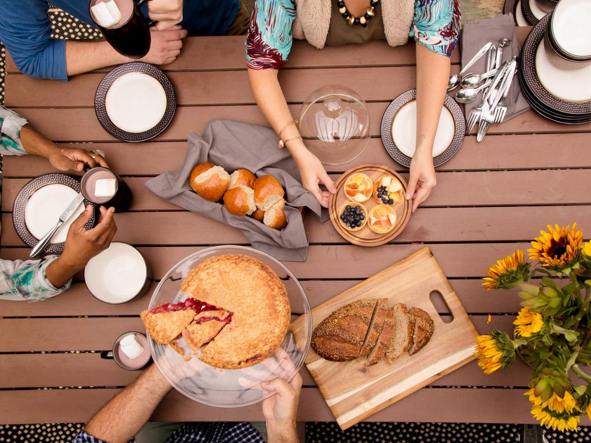 10 Tips for an Outdoor Fall Party bit.ly/1IKotfg #party #tips #goodhost #fun #fall