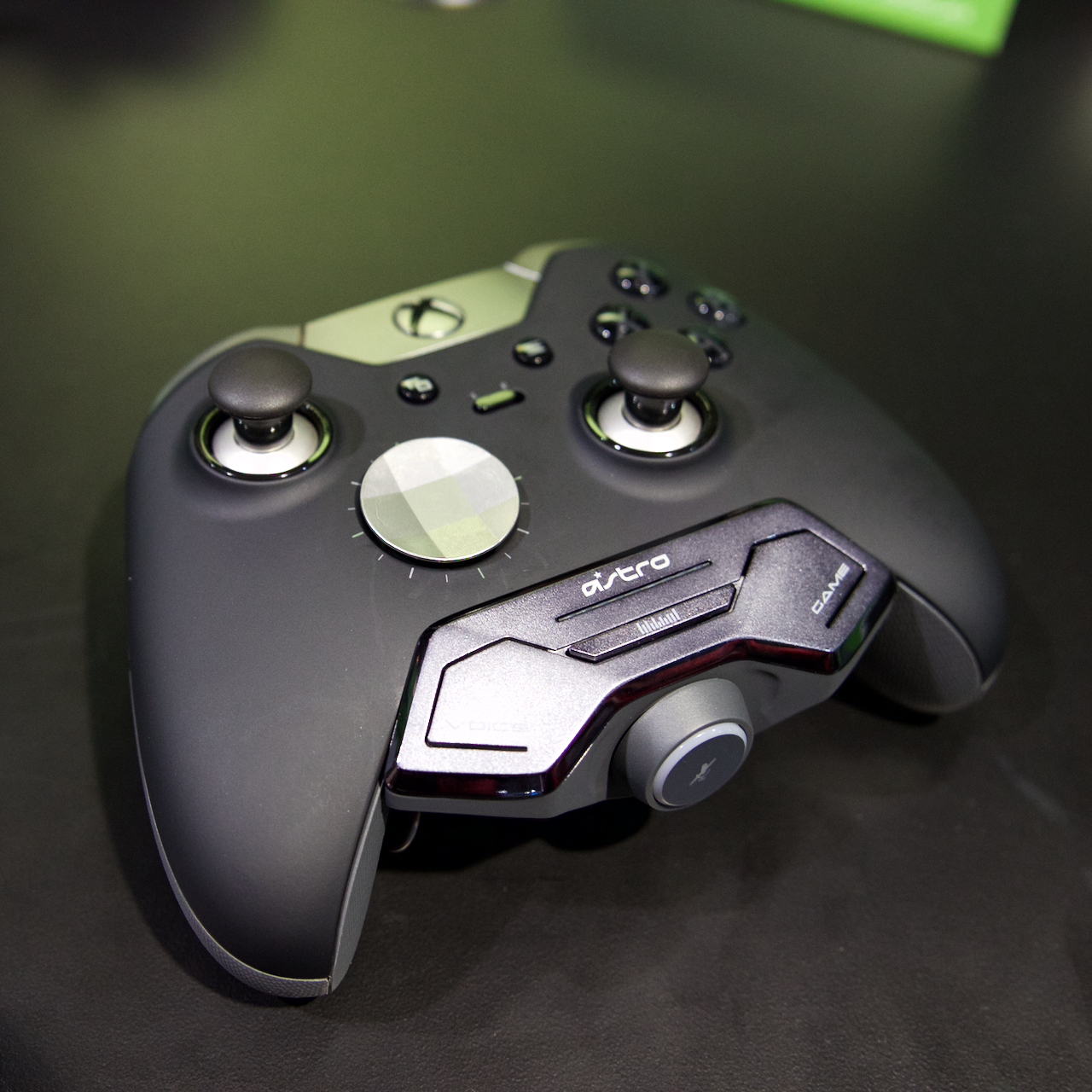 Xbox два джойстика. Xbox 360 Elite Controller. Геймпад Икс бокс Элит 2. Xbox Elite Controller v3. Xbox Elite 3.