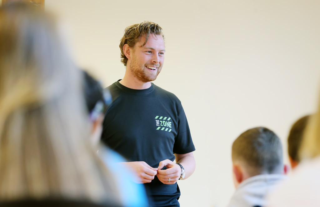 TheZoneBury's tweet photo. 🔊COMING SOON🔊 Certificate in Sports Leadership course for age 13 years+ 📞Call to register 0161 764 3114 #sport http://t.co/ugz3RRSwE6
