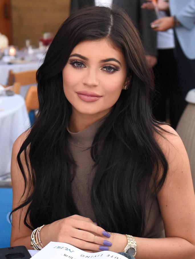 Instagram Kyliejenner Debuts Newly Dyed Ashy Dirty Blonde Hair