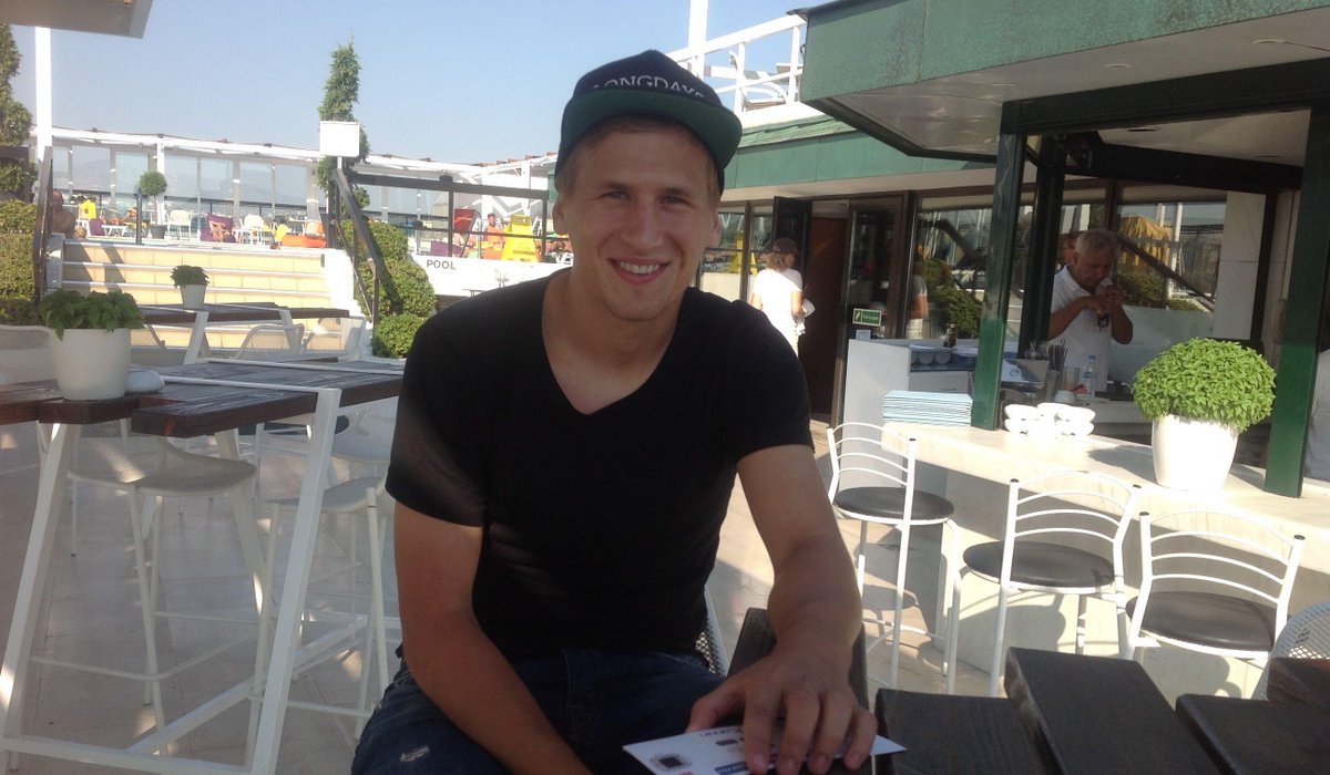 Katsokaas kuka kävi moikkaamassa tänään Huuhkajia: <a href="/RolliLod/">Robin Lod</a>! 
#Huuhkajat #Kreikka @fcpao