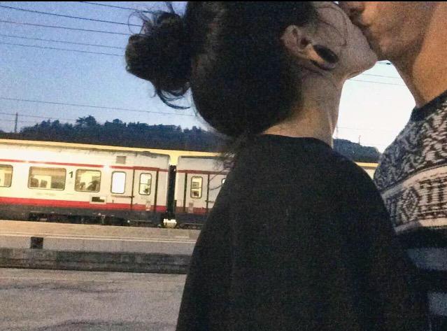 CouplesGoaIs's tweet photo. something like this 😍💏 http://t.co/uBf4fgG0KO