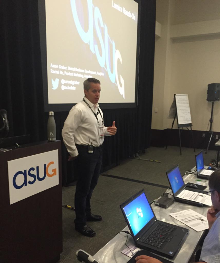 casey_contra's tweet image. Time for another #Lumira hands-on session with @aaronbgraber! #SABOUC @SAPAnalytics @SAP_UA @ASUG365