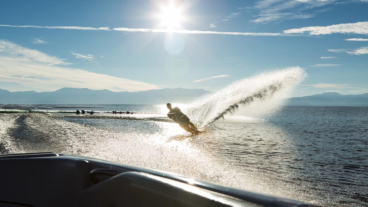 "A Day in the Life with <a href="/Erikroner/">Erikroner</a> started with a sunrise session on Lake Tahoe!" -@_BWPhoto bit.ly/LPBrianWalkerR…