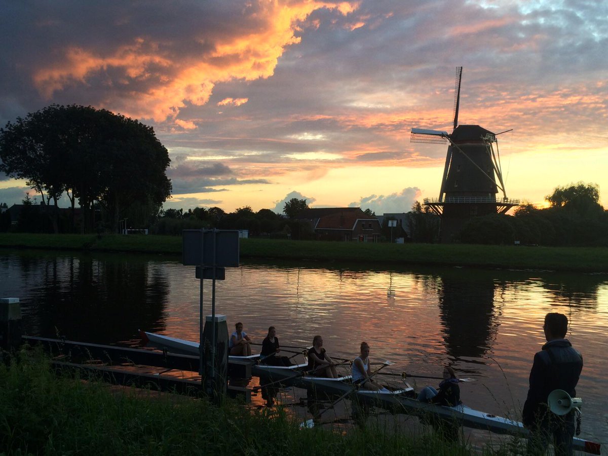 Kadootje op het water vanavond #roeienalseenbaas