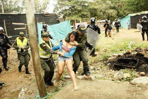 CN859KlWgAAz3ZW.jpg:large