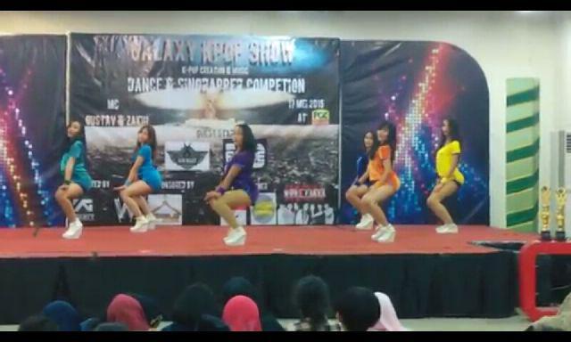 Ssilleuk ssilleuk
Eongeong-il jwaulo wiggle wiggle'-'