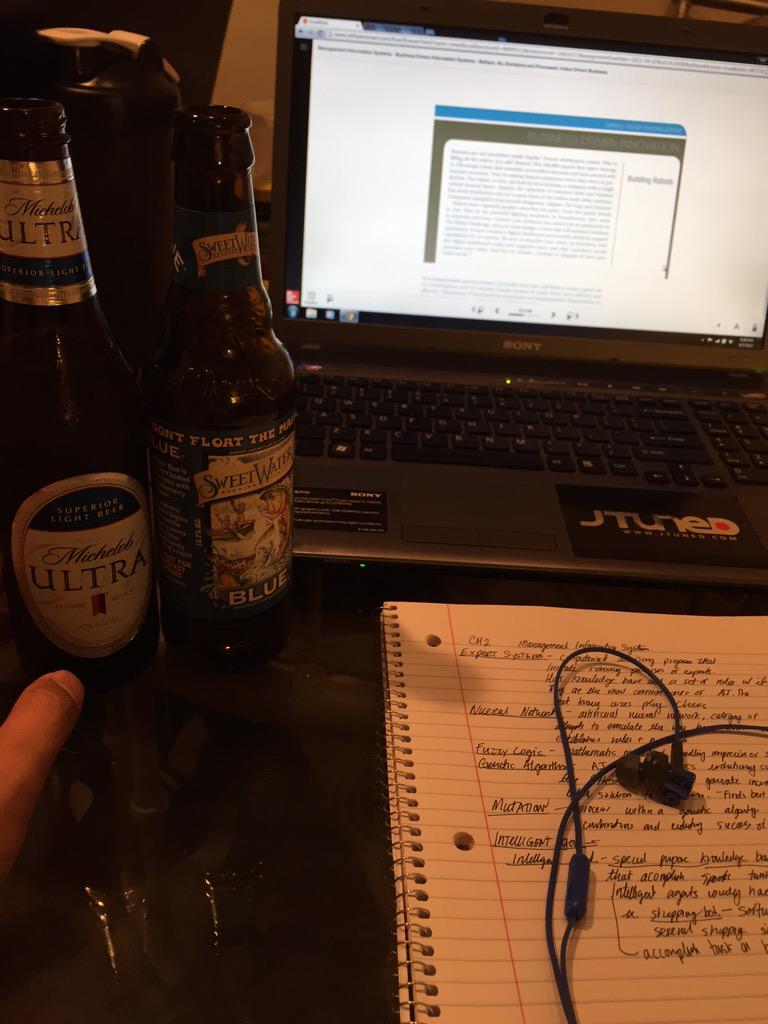 vanly228's tweet photo. Right now. When you tired of it, but can't be. #buzzwork. http://t.co/0w4BvSd3Zq