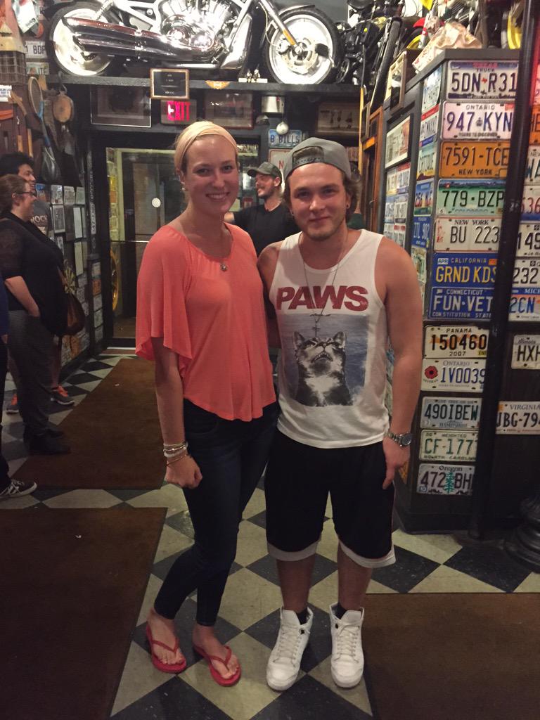 amerikan_dreamm's tweet image. Thank you @madi_weathers for coming with me to meet 1D&apos;s drummer &amp;amp; two guitarists #joshdevinedrums #sandy #dan