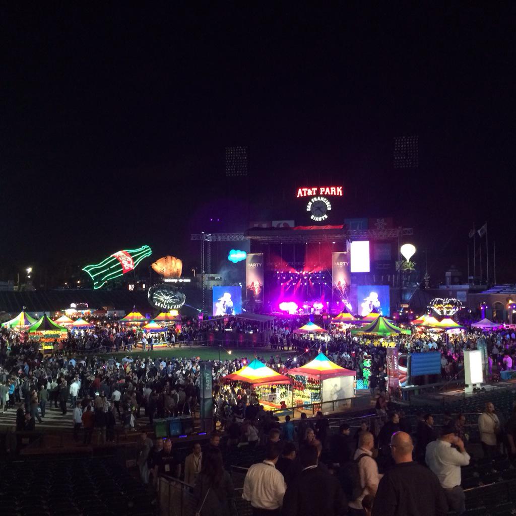 Photo of VMworld 2015 closing party at AT&T Park.