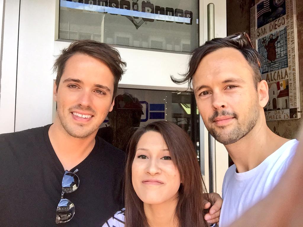 MagoTheMuse's tweet image. Thank you @FM949sd and @atlasgenius for a memorable night! Until next time :) #InanimateObjects