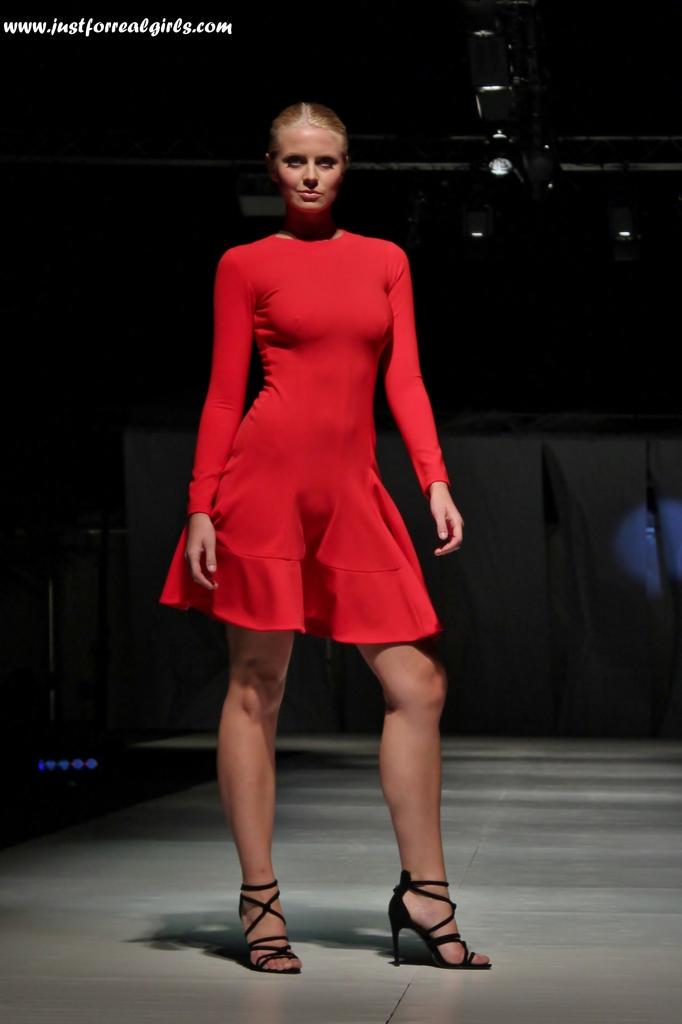 Bdías! Hoy en el blog #Kaleidoscope,  los diseños de <a href="/MJSuarez_MJS/">María José Suárez</a> en #puramoda justforrealgirls.com/2015/09/eres-p… #tdsmoda