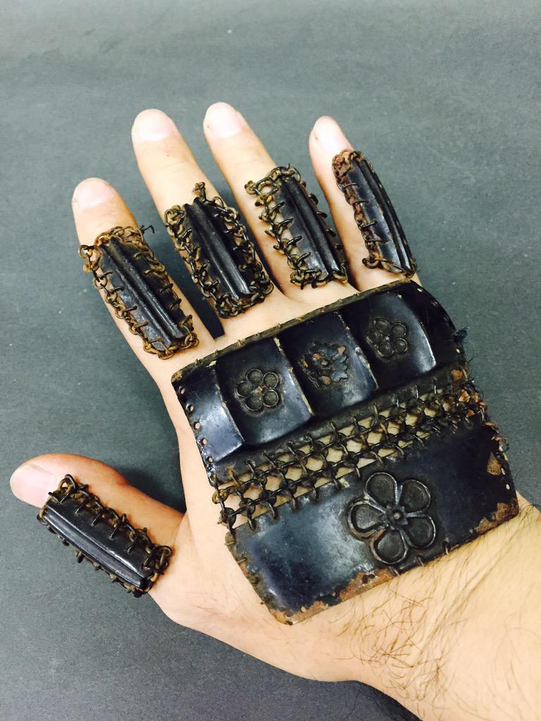 鎧甲冑製作所 佐藤誠孝 в X: „甲冑の籠手(こて)のジャンクパーツ 鎧甲冑製作所 佐藤誠孝 в X: „甲冑の籠手(こて)のジャンクパーツ
