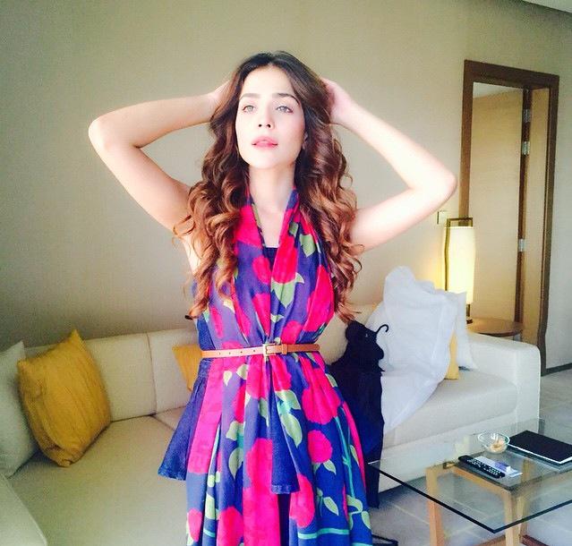 TeamHumaimaM's tweet image. Humaima looking stunning all ready for #DMPS Promotion and the press meet. @HumaimaMalick