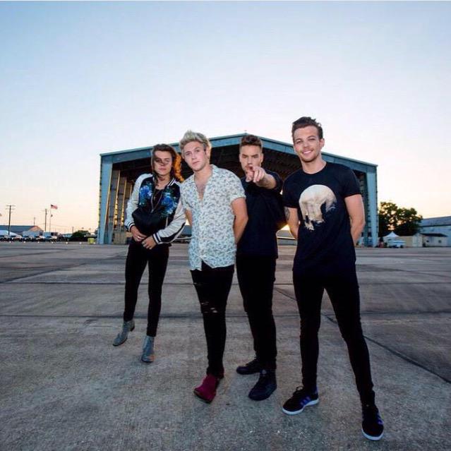 BEST1DPICS4U's tweet photo. Baby you're my only reason 😍❤️ http://t.co/OMxd9bo8dq