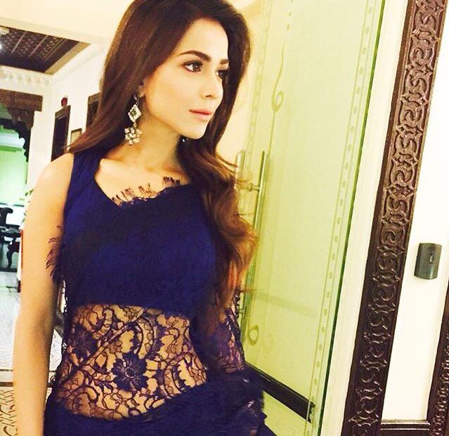TeamHumaimaM's tweet image. The lovely @HumaimaMalick wore #HSY for the Lahore Premiere of #DMPS styled by @haiyabokhari