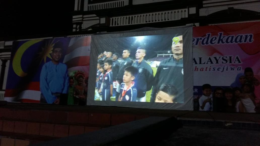 mpmuar's tweet photo. JDT vs FELDA UNITED kini di Dataran Tanjung Emas. Jaga Kebersihan...
#LuaskanKuasamuJohor http://t.co/d3Bt607O0d