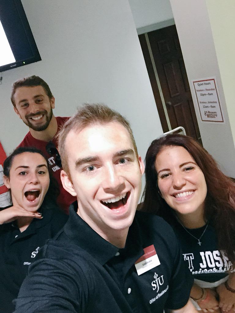 redheadedSTORM's tweet photo. Res life and admissions moving the class of 2019 into Mcshain! @SJUAdmissions @BradSJU @sjuvanessa @renkontos http://t.co/fFyxVMWUoK