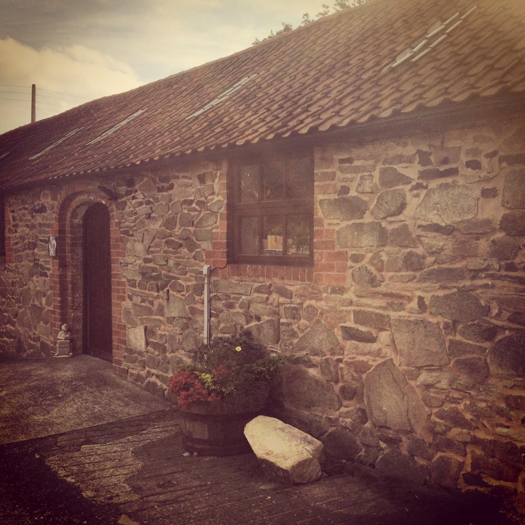 45GinSchool's tweet photo. Beautiful morning on the farm as we prep for Saturday's gin school session! #Letsmakegin #G&Tweather http://t.co/vtNS540NrC