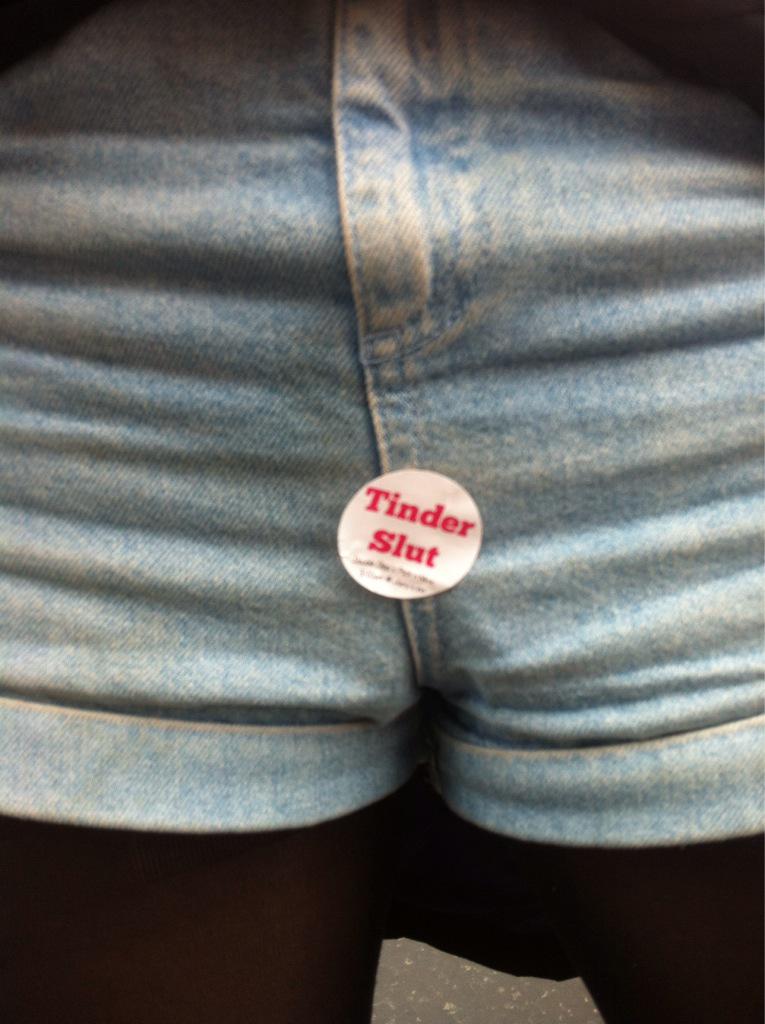 DoubleDipp123's tweet photo. Hands up tinder sluts! #edfringe http://t.co/zYpiUoEgli