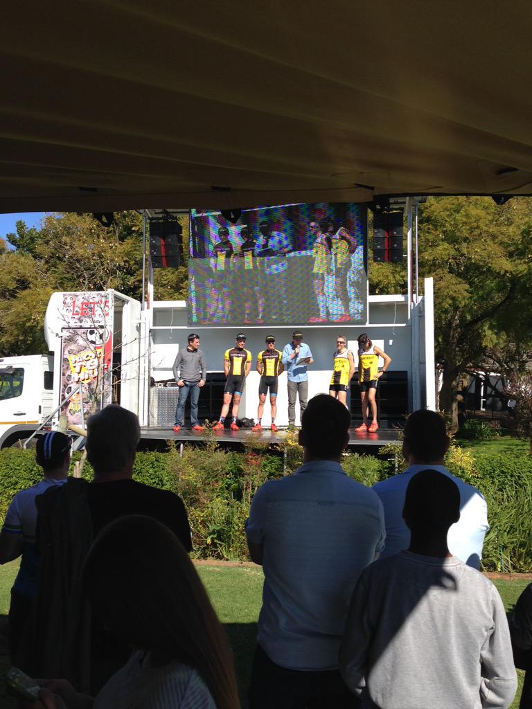 TableMTB's tweet photo. Enjoying a perfect morning with the @teamcontego team @MeerendalM MTB vs Trailrunners. http://t.co/ZFlt158dku