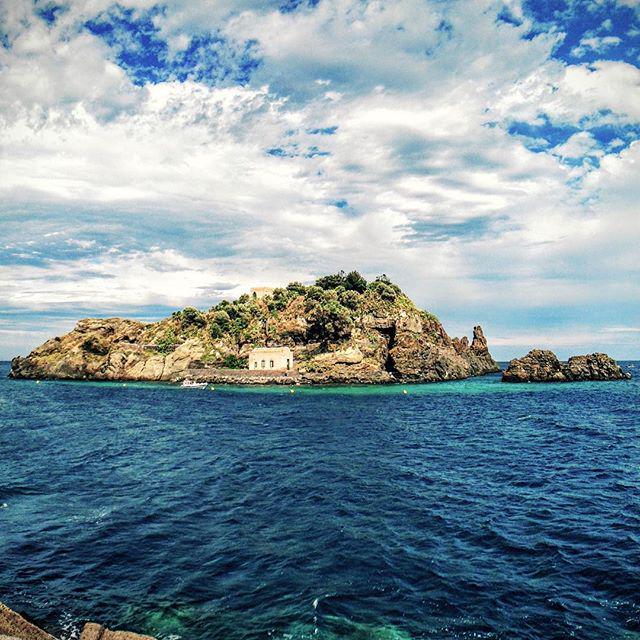 lucazanini's tweet image. Aci Trezza. #SicilyCoast2Coast #SC2C #picoftheday #island #best #holiday #malavoglia #verg… ift.tt/1PFP3MG